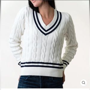 Hope & Henry Cricket Cable Knit Sweater. V-neck. Size: Small. White and Navy